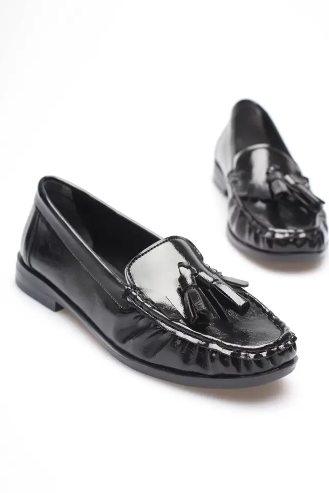 Siyah Rugan Püsküllü Kadın Loafer Ayakkabı TR88MS01A