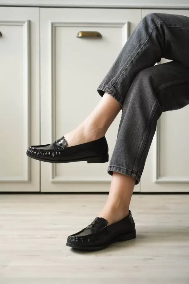 Siyah Parlak Deri Görünümlü Penny Loafer TR88MS02A