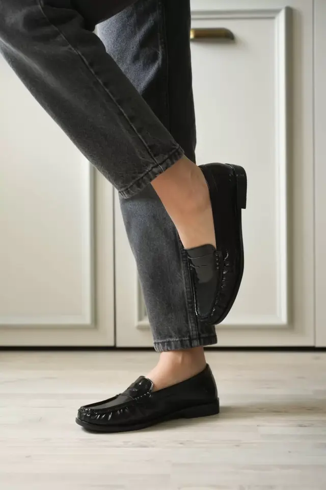 Siyah Parlak Deri Görünümlü Penny Loafer TR88MS02A