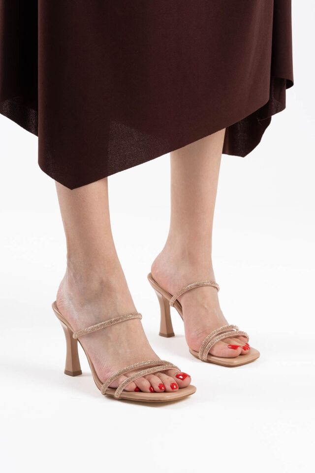 Nude Taşlı İnce Bantlı Kadın Topuklu Terlik TR20MY01D