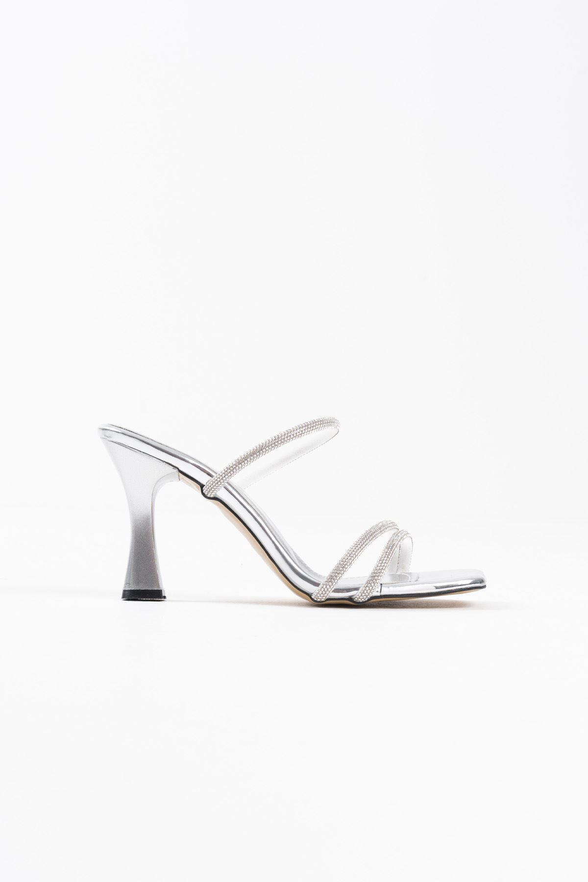 Gümüş Ayna Taşlı Kadın Topuklu Terlik TR20MY01E