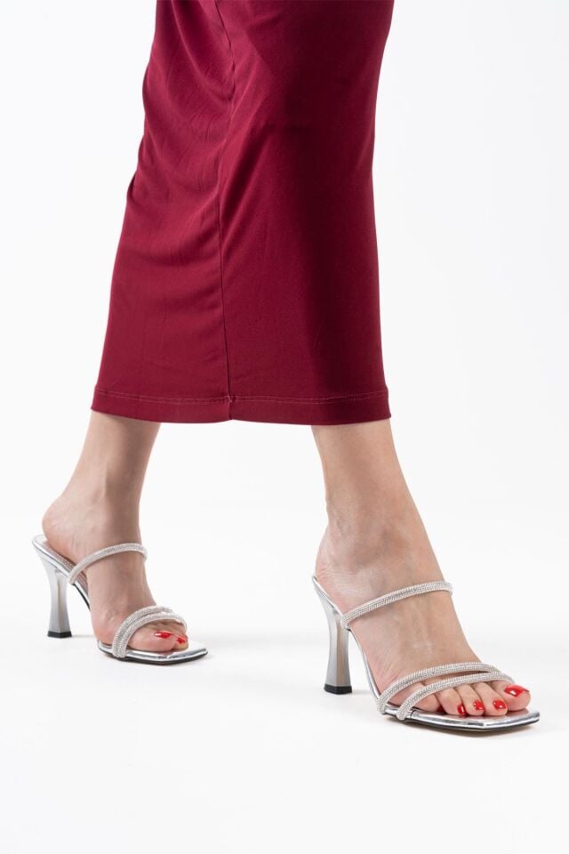 Gümüş Ayna Taşlı Kadın Topuklu Terlik TR20MY01E