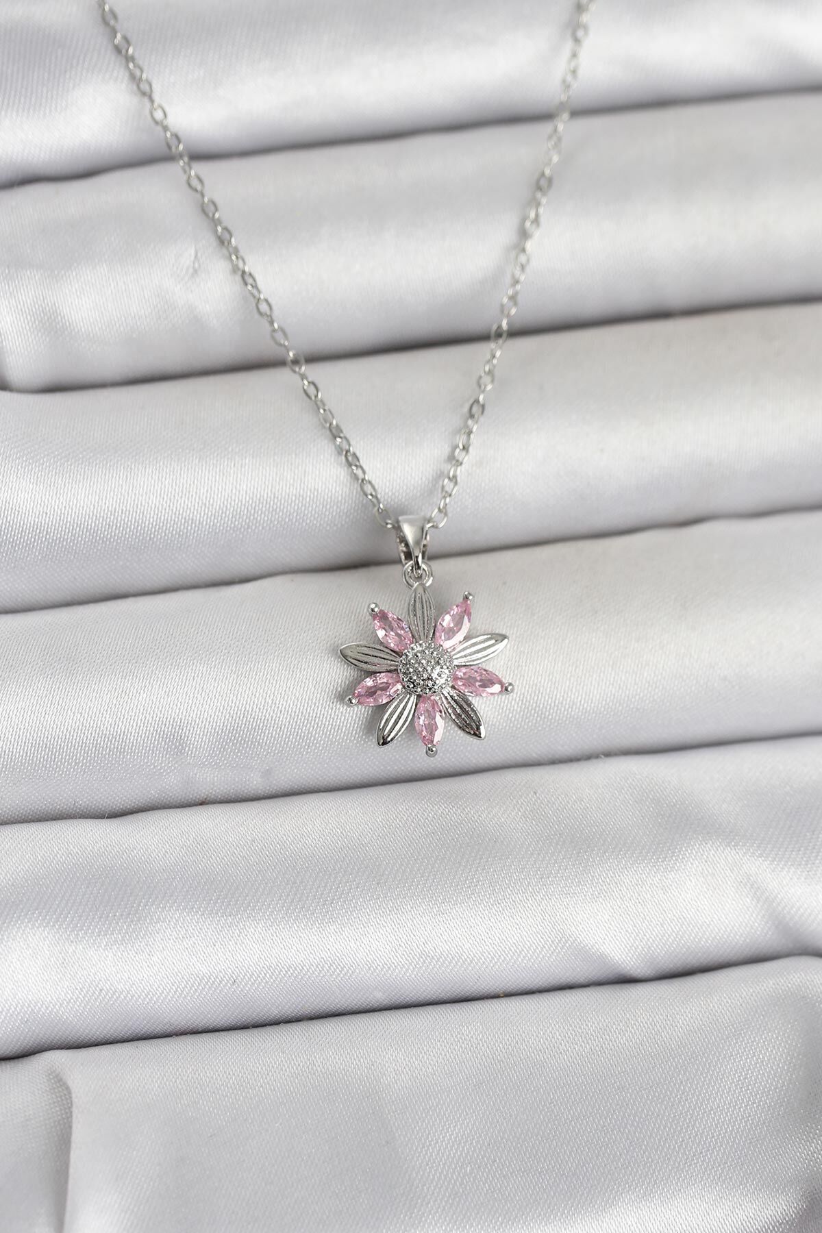 316L Çelik Zincir Gümüş Renk Pembe Papatya Model Kadın Kolye