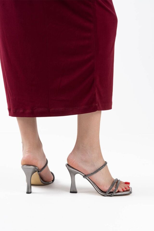 Füme Ayna Taşlı Kadın Topuklu Terlik TR20MY01G