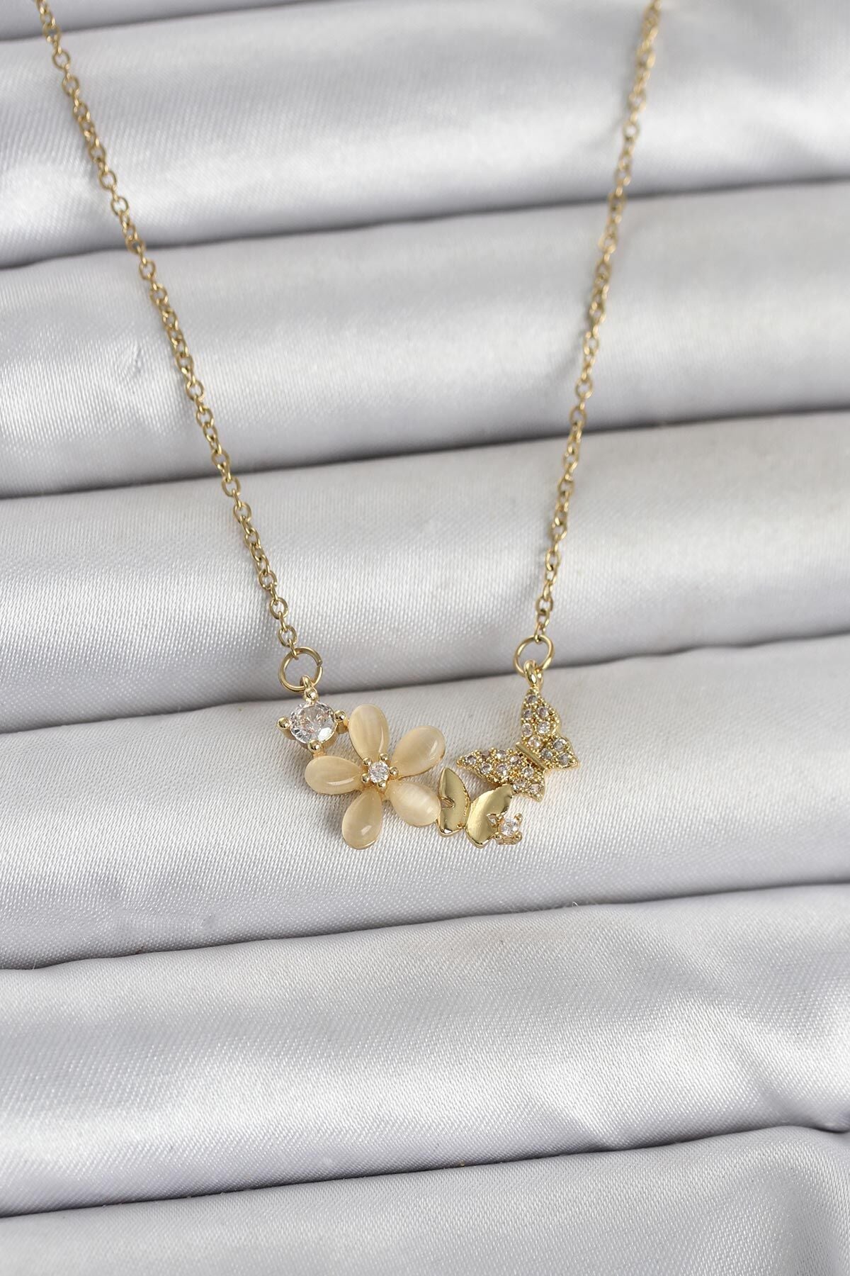 316L Çelik Zincir Gold Renk Çiçek ve Kelebek Model Kadın Kolye