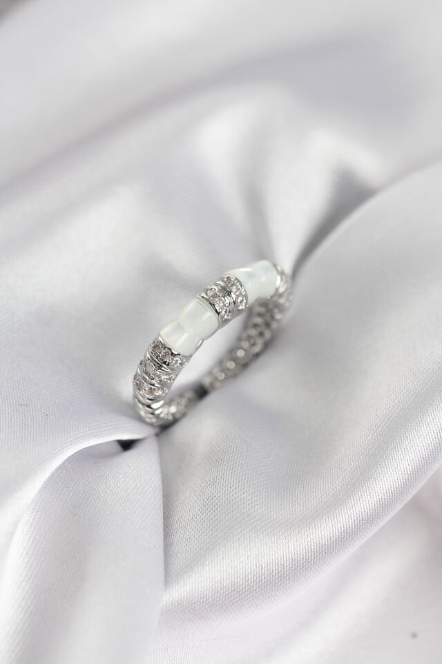 Zirkon Taşlı Kemik Model Gümüş Renk Kadın Yüzük