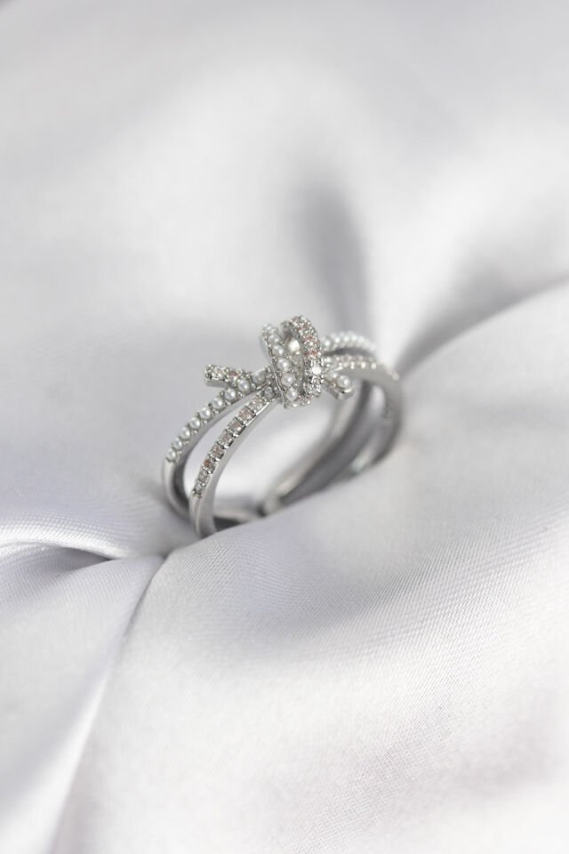 Gümüş Renk İncili Zirkon Taşlı Düğüm Kadın Yüzük