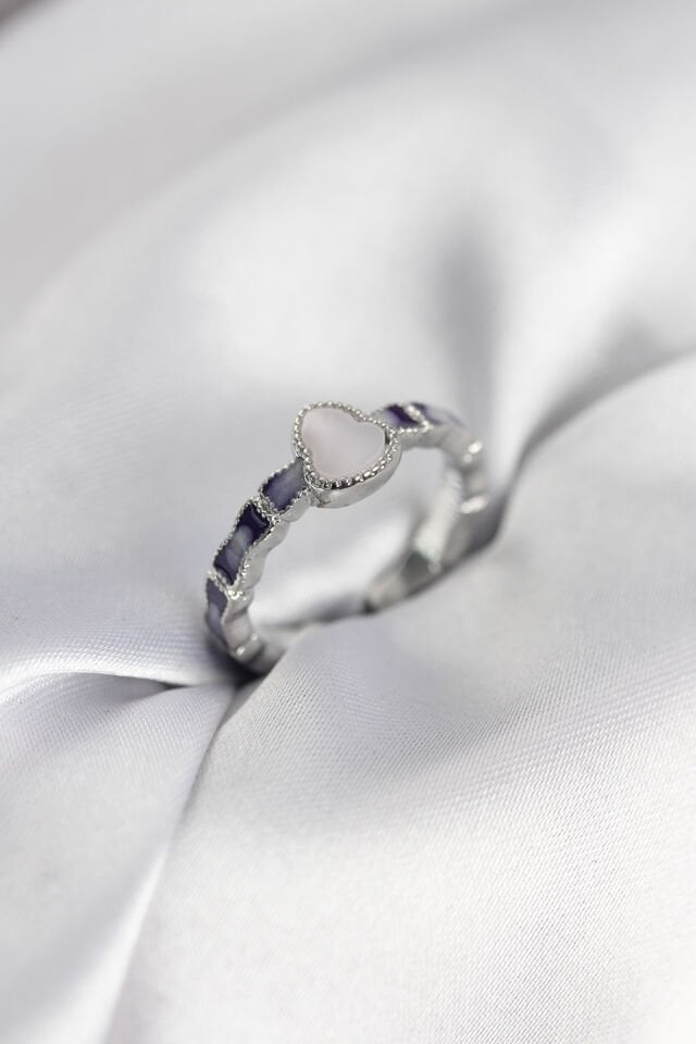 Gümüş Renk Mineli Su Kabağı Model Kadın Yüzük