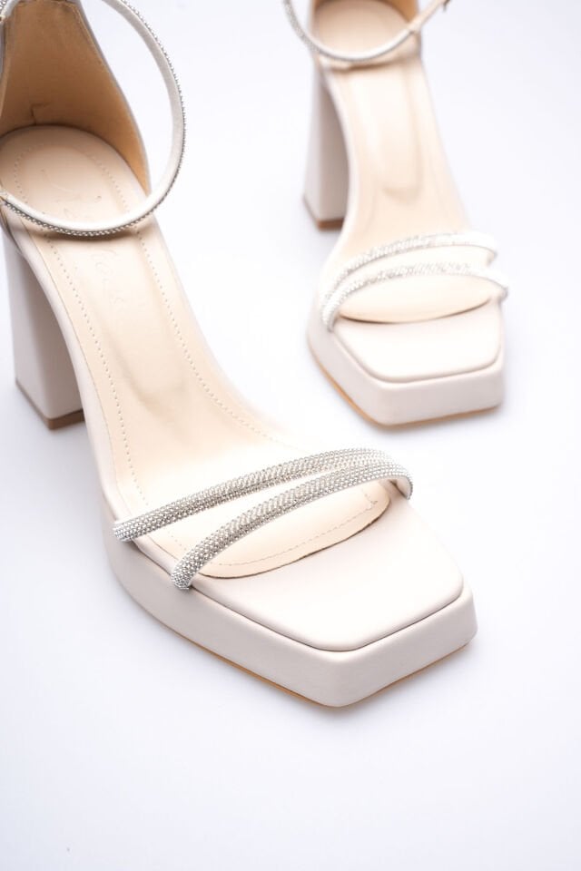 Kadın Bej Topuklu Sandalet TR12MY01D