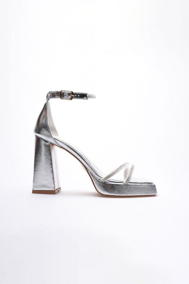 Kadın Gümüş Topuklu Sandalet TR12MY01E