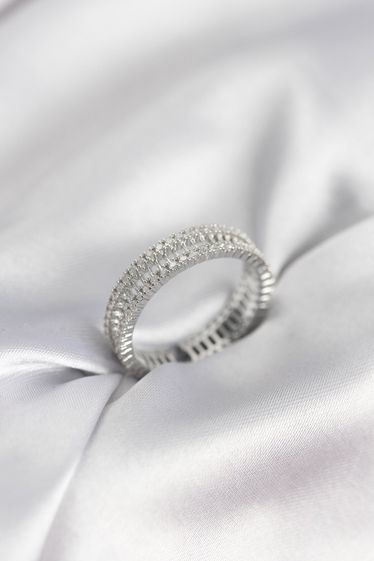 Gümüş Renk Minimal Zirkon Taşlı Kadın Yüzük