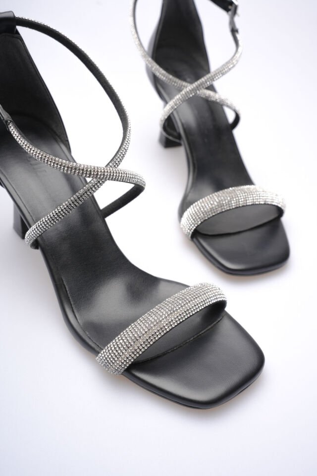 Siyah Kadın Topuklu Sandalet TR12MY03A