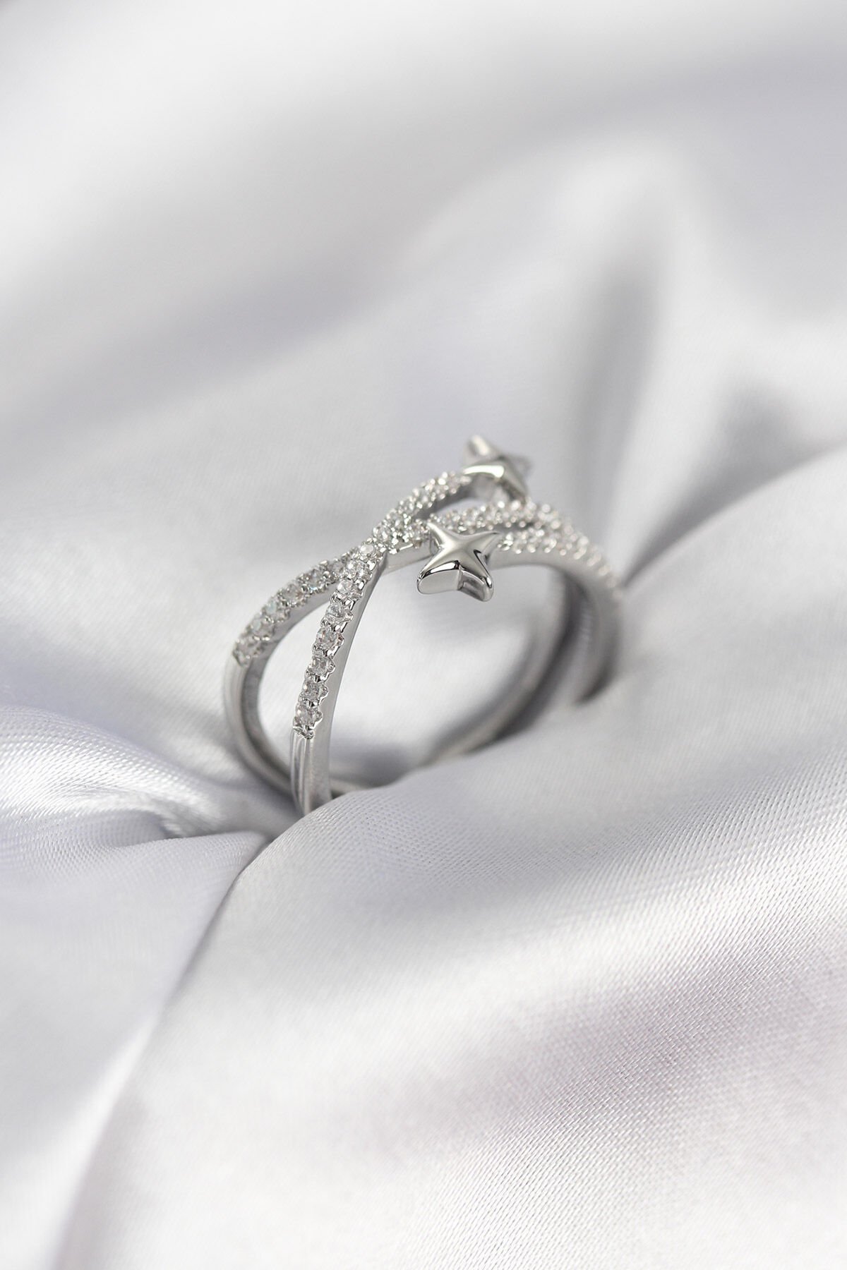 Gümüş Renk Zirkon Taşlı Halley Model Kadın Yüzük