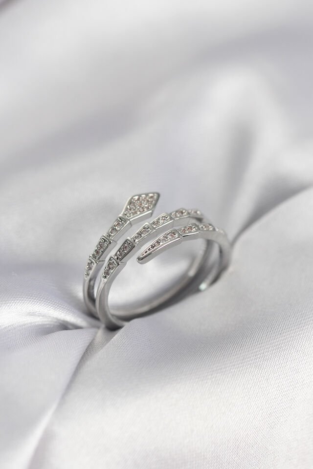 Yılan Model Gümüş Renk Zirkon Taşlı Kadın Yüzük