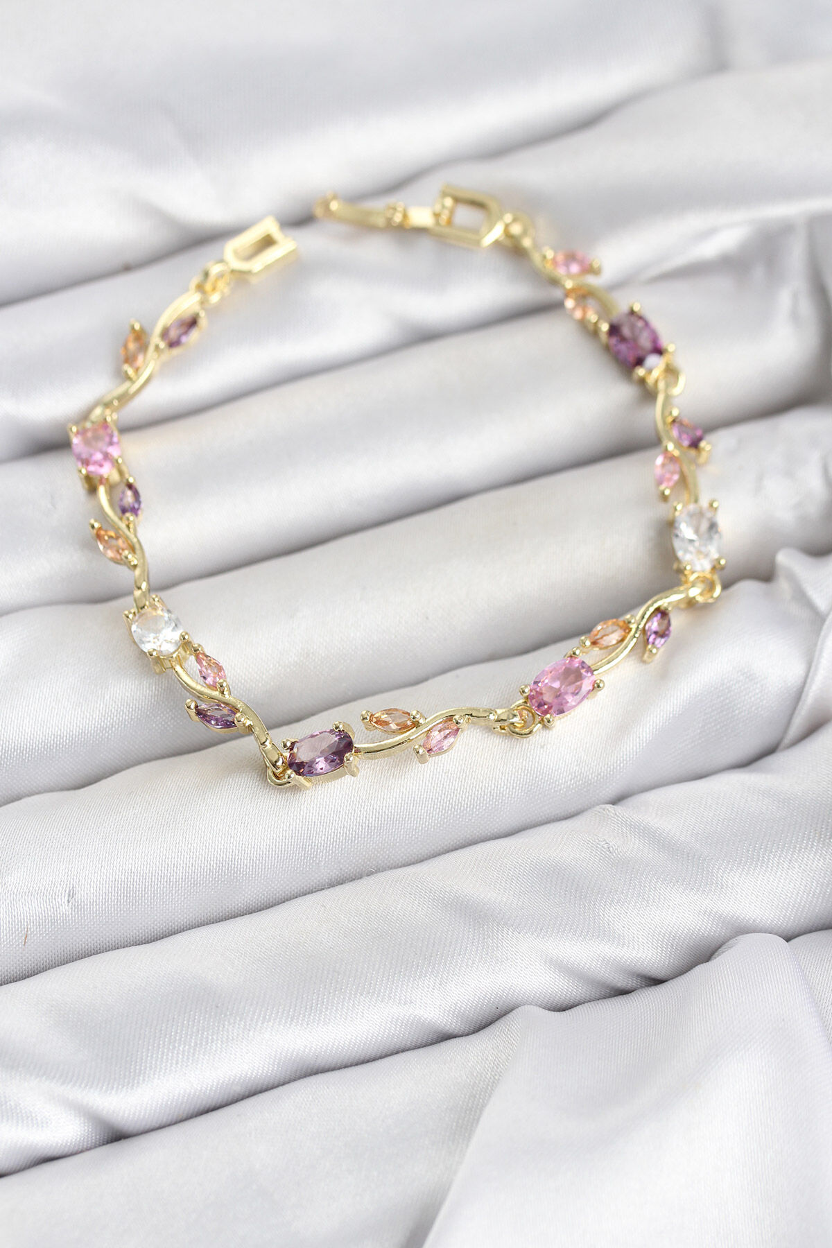 Pirinç Gold Renk Pembe ve Mor Zirkon Taşlı Çiçek Model Kadın Bileklik