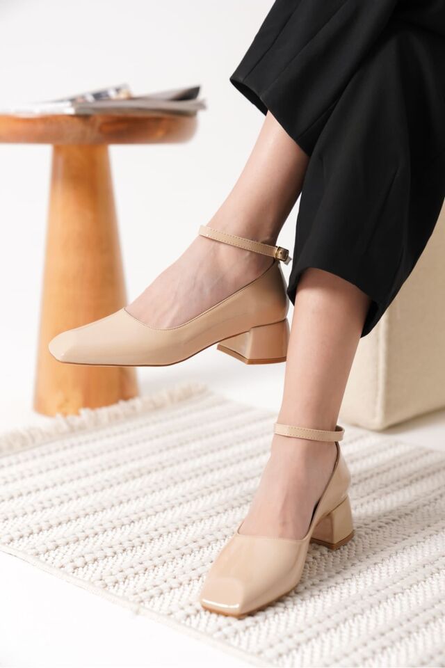 Bej Rugan Kadın Topuklu Ayakkabı TR18MS16B