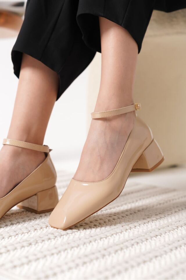 Bej Rugan Kadın Topuklu Ayakkabı TR18MS16B