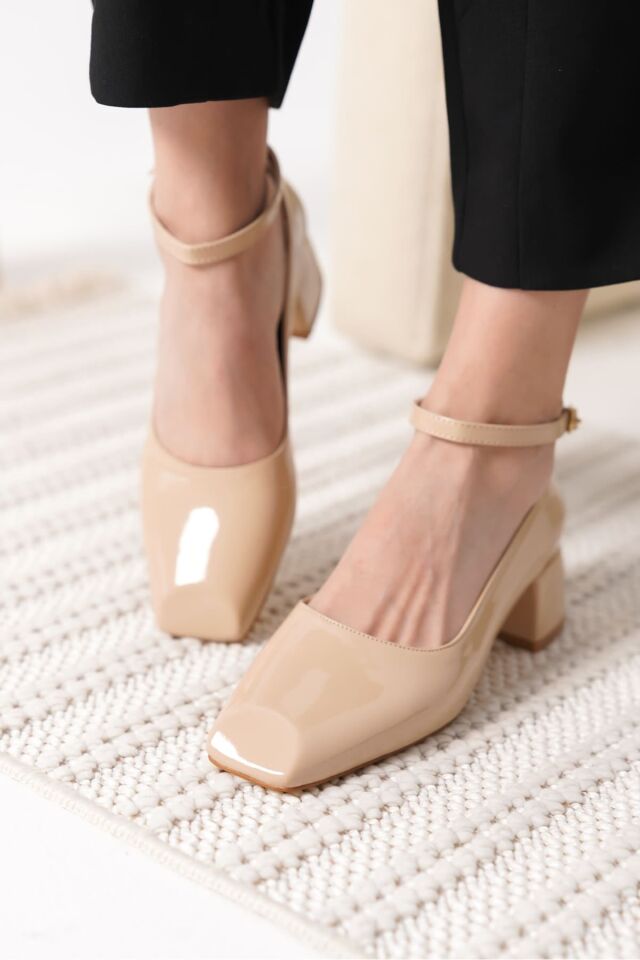 Bej Rugan Kadın Topuklu Ayakkabı TR18MS16B