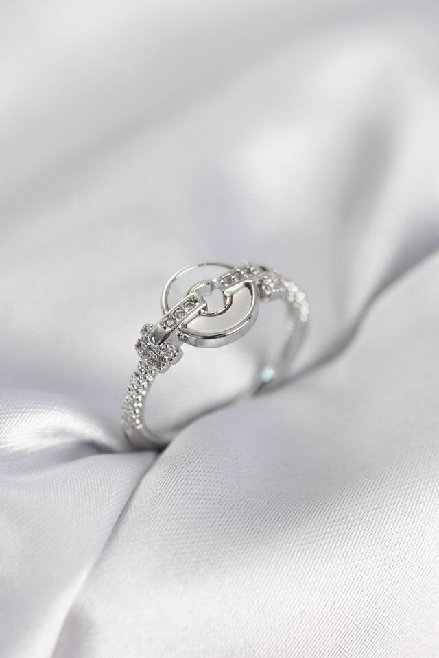 Gümüş Renk Daire Form Sedef ve Zirkon Taşlı Kadın Yüzük