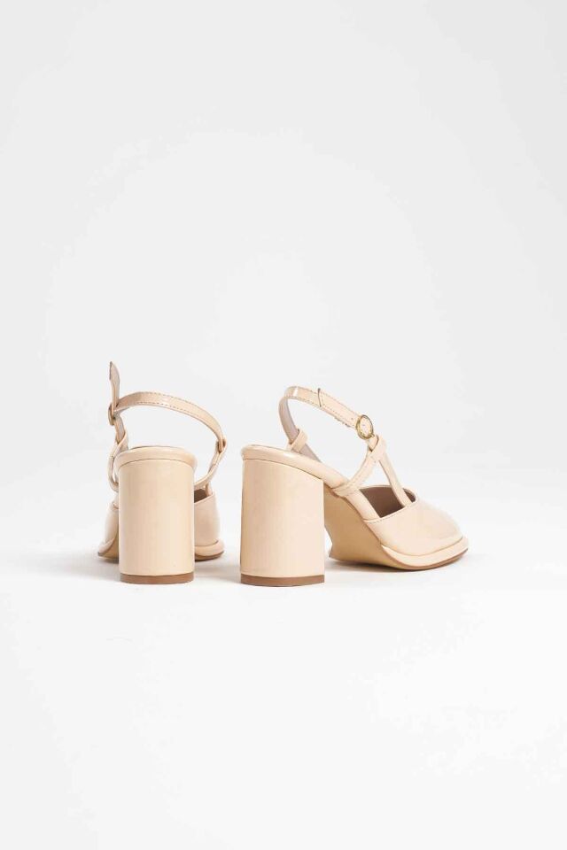 Açık Sarı Rugan Kadın Topuklu Ayakkabı TR18MS18B