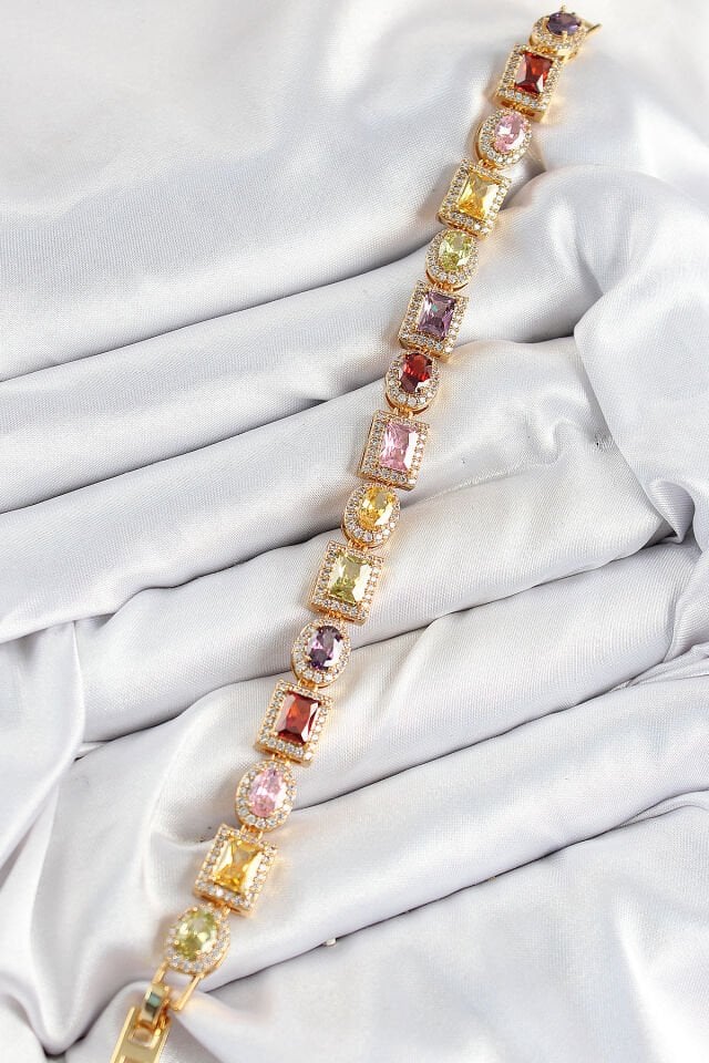 Pirinç Karışık Zirkon Taşlı Baget Model Gold Renk VIP Seri Kadın Bileklik