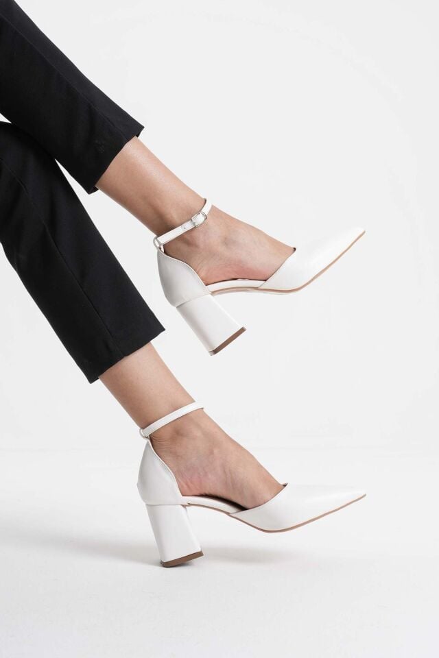 Beyaz Cilt Kadın Topuklu Ayakkabı TR08MS11E