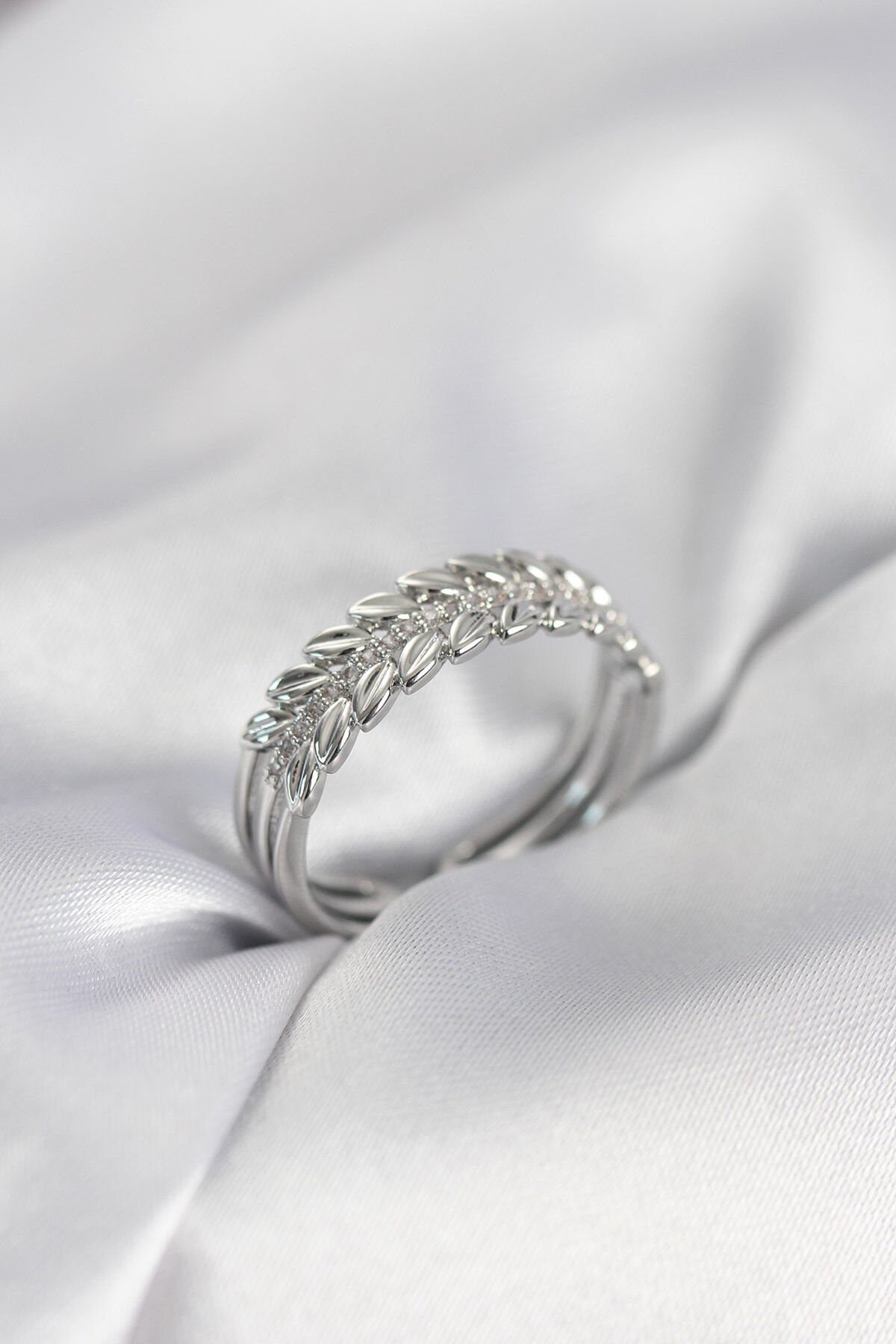 Gümüş Renk Başak Model Zirkon Taşlı Kadın Yüzük