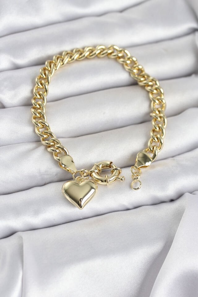 Kalp Detaylı Gold Renk Pirinç Kadın Bileklik