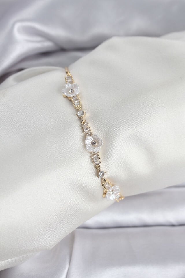 Baget Zirkon Taşlı Çiçek Model Gold Renk Asansörlü Kadın Bileklik