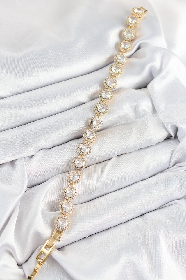 Pirinç Zirkon Taşlı Daire Baget Model Gold Renk VIP Seri Kadın Bileklik