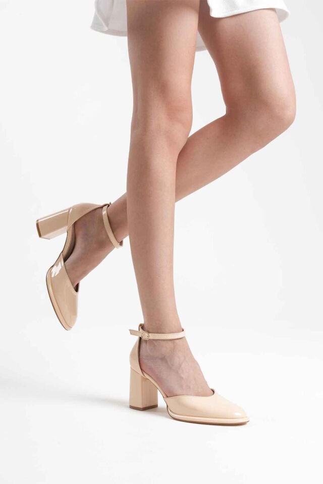 Açık Sarı Rugan Kadın Topuklu Ayakkabı TR18MS04B