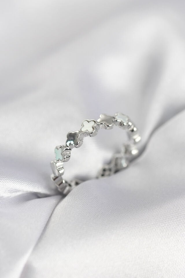 Gümüş Renk Sedefli Yonca Model Kadın Yüzük