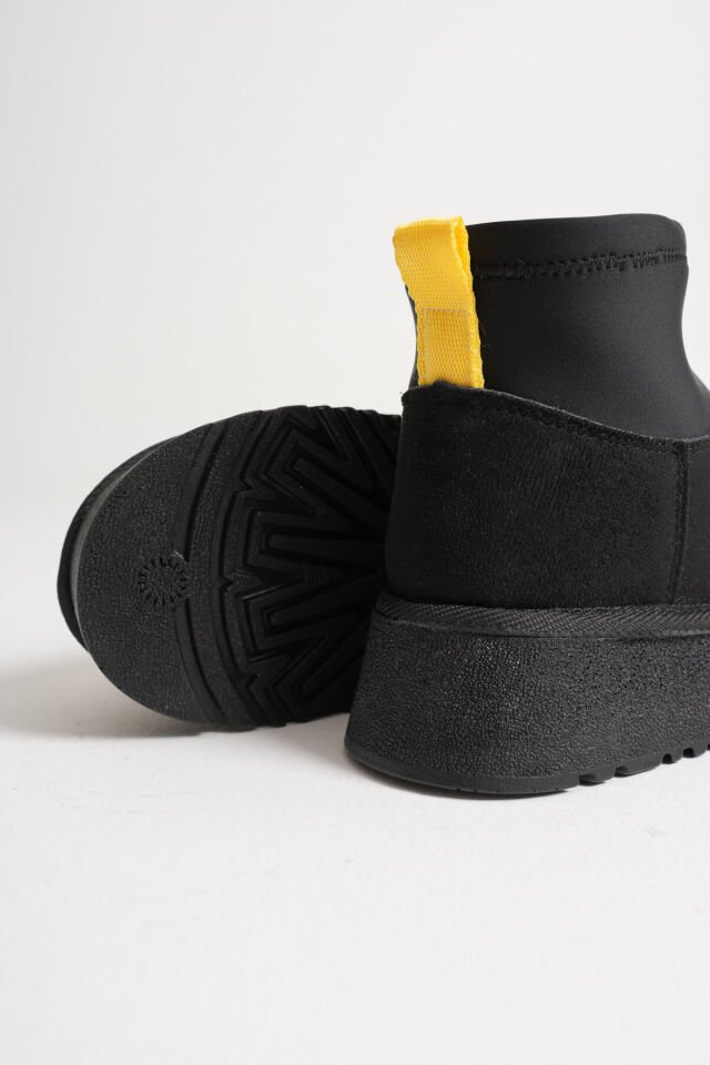 Kadın Siyah Kışlık İçi Kürklü Kalın Taban Bot TR04MK04A