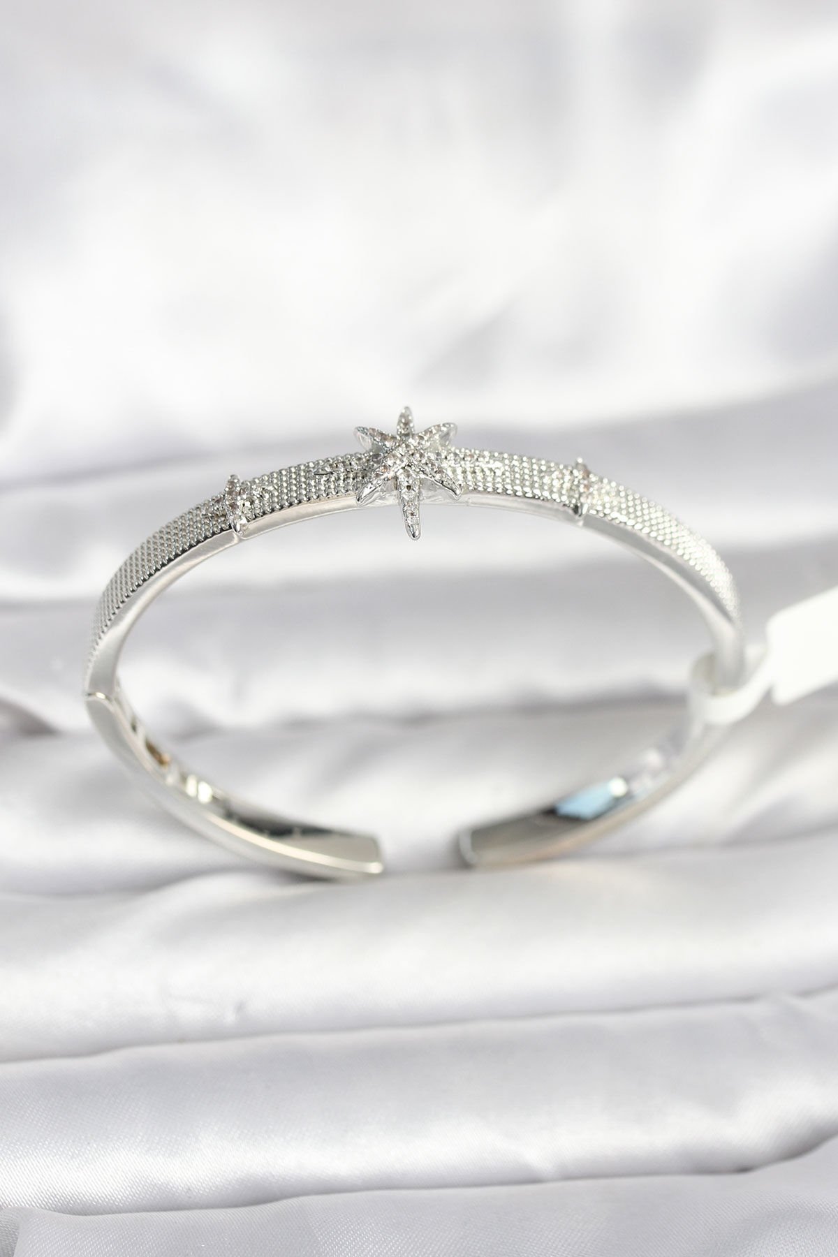 Pirinç Gümüş Renk Kutup Yıldızı Model Kadın Kelepçe Bileklik