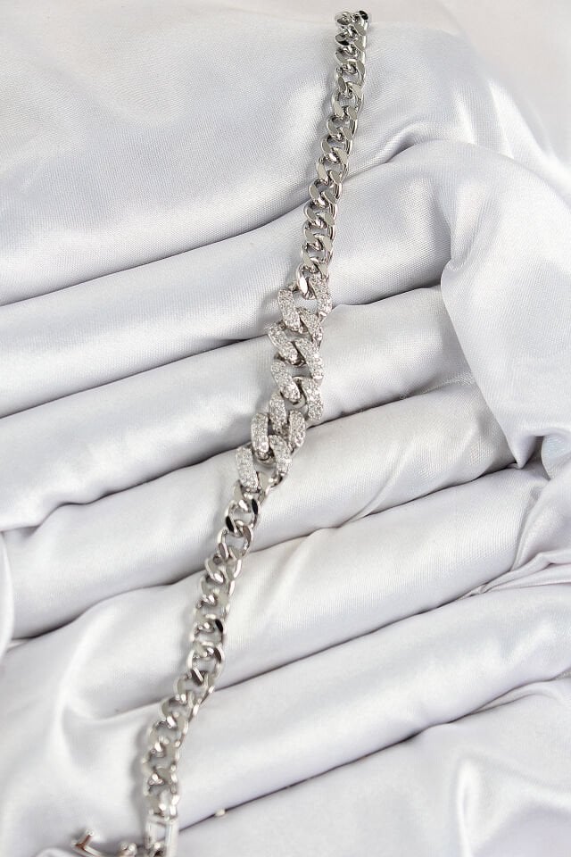 Pirinç Zirkon Taşlı Küba Zincir Model Gümüş Renk Kadın Bileklik