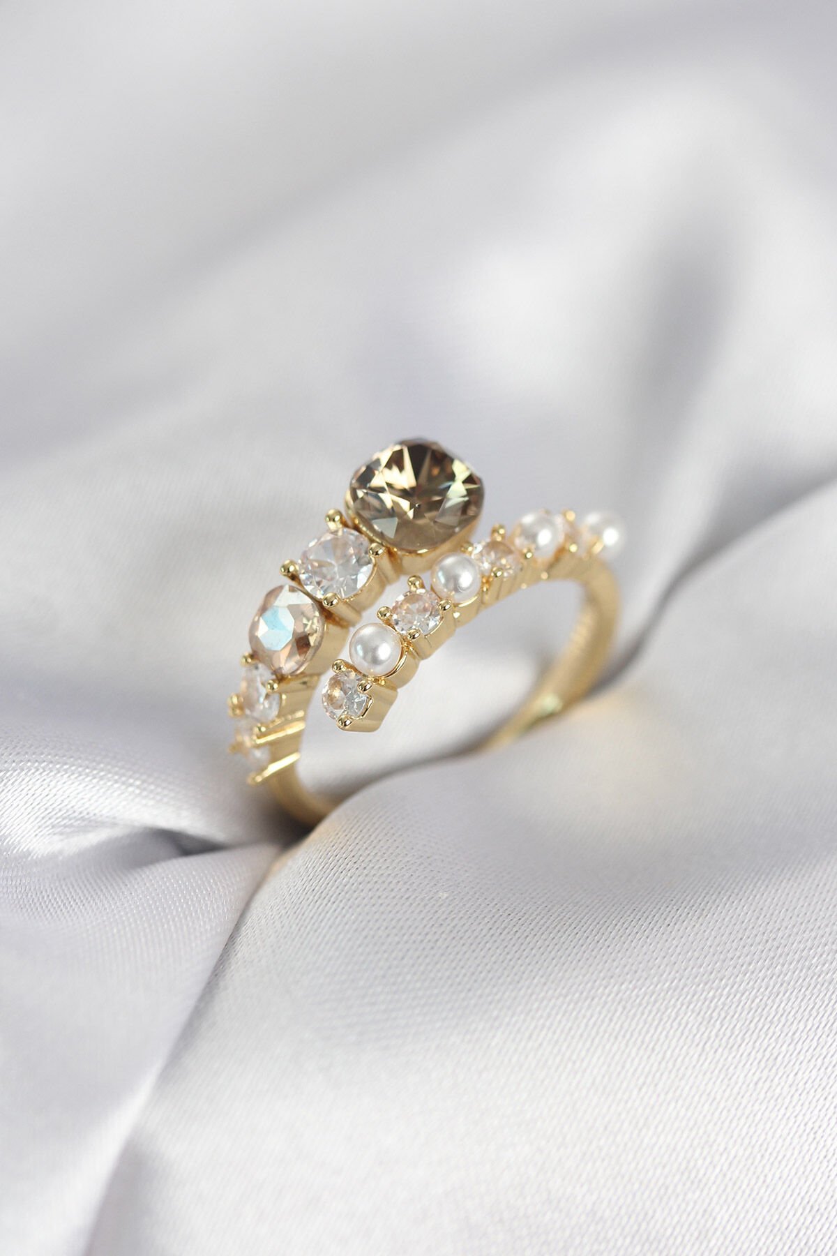 Gold Renk Pirinç Zirkon Taşlı İncili Kadın Yüzük