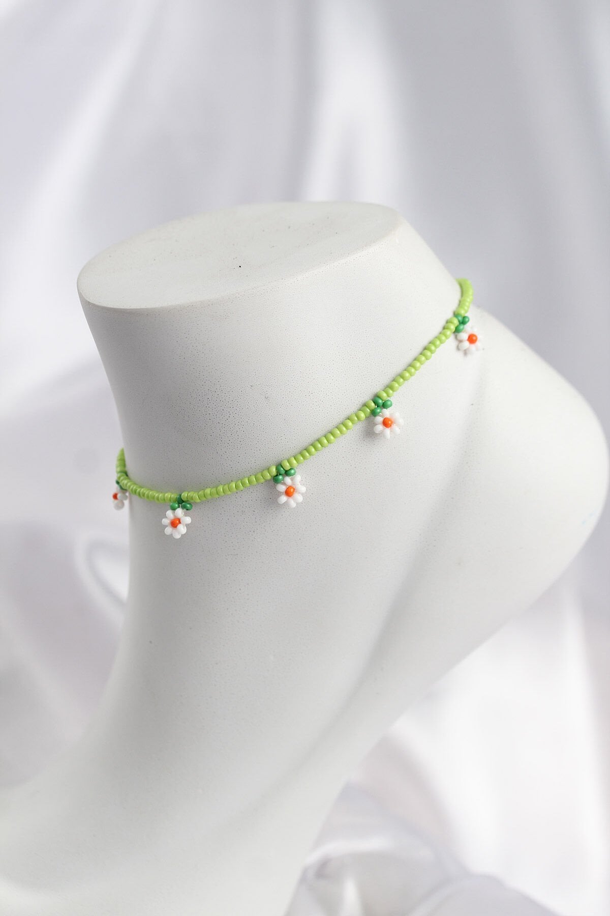 Yeşil Renk Boncuklu Papatya Motifli Halhal