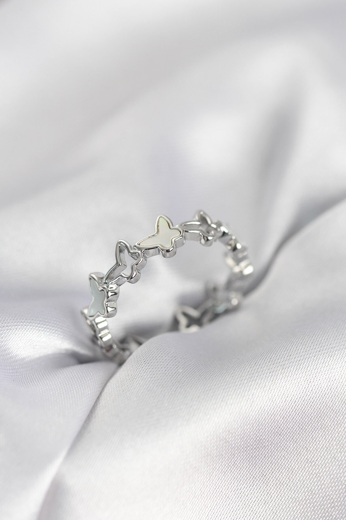 Gümüş Renk Kelebek Model Pirinç Kadın Yüzük