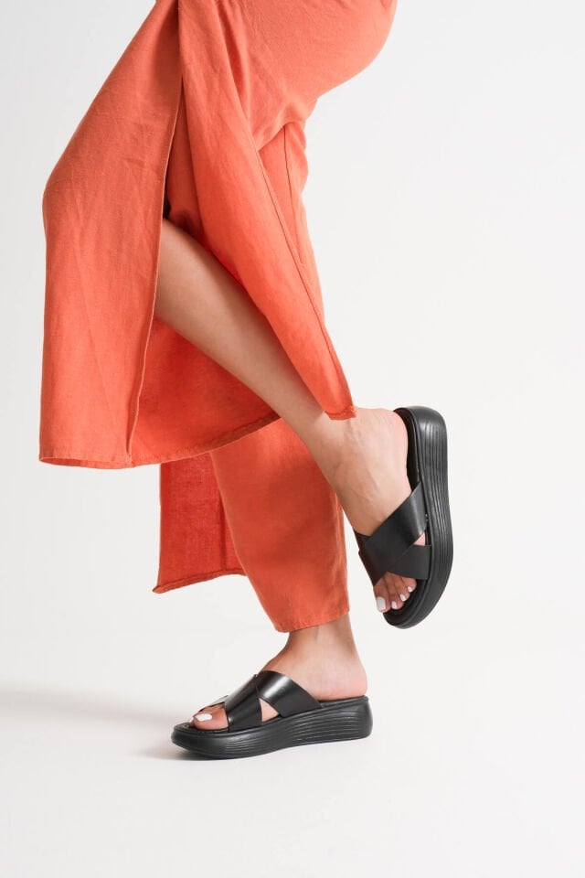 Siyah Hakiki Deri Terlik TR31MY53A