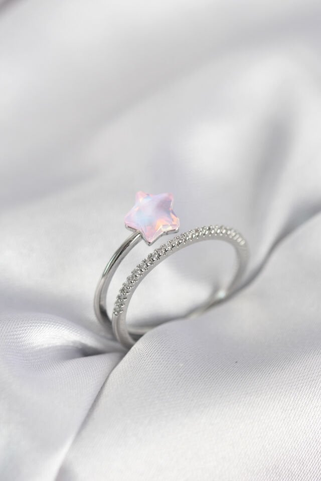 Gümüş Renk Zirkon Taşlı Pembe Halley Model Kadın Yüzük