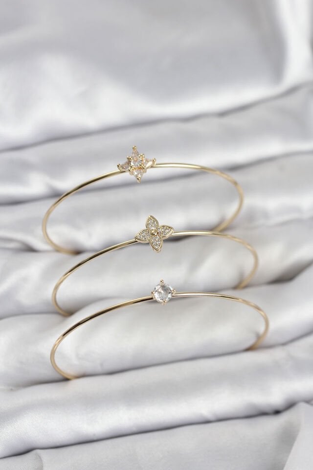 Zirkon Taşlı Gold Renk Yonca Model 3'lü Kadın Bileklik Kombini