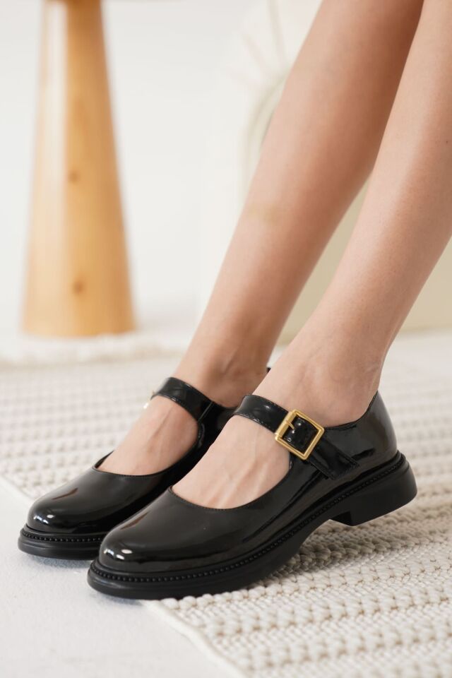 Siyah Rugan Toka Detaylı Mary Jane Ayakkabı TR09MS01A