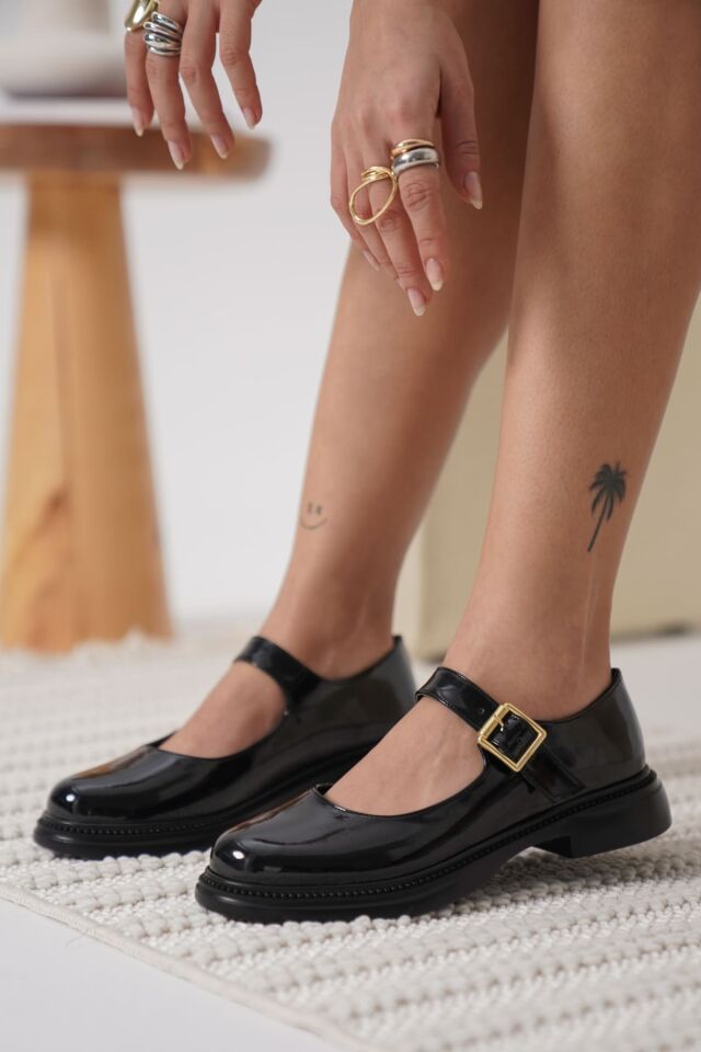 Siyah Rugan Toka Detaylı Mary Jane Ayakkabı TR09MS01A