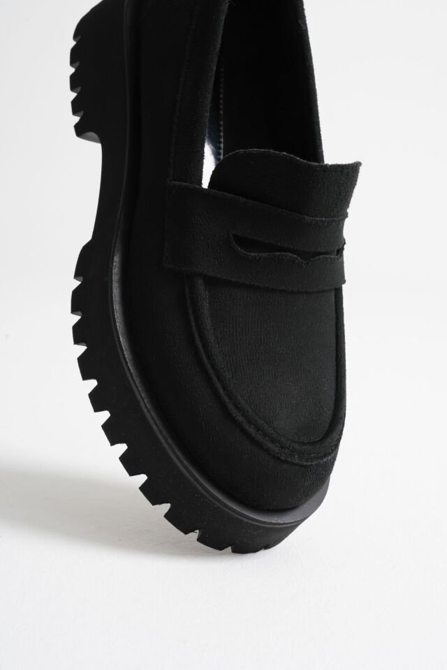 Kadın Günlük Siyah Süet Loafer Ayakkabı TR10MS02C