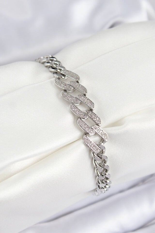 Pirinç Zirkon Taşlı Ezme Küba Zincir Model Gümüş Renk Kadın Bileklik