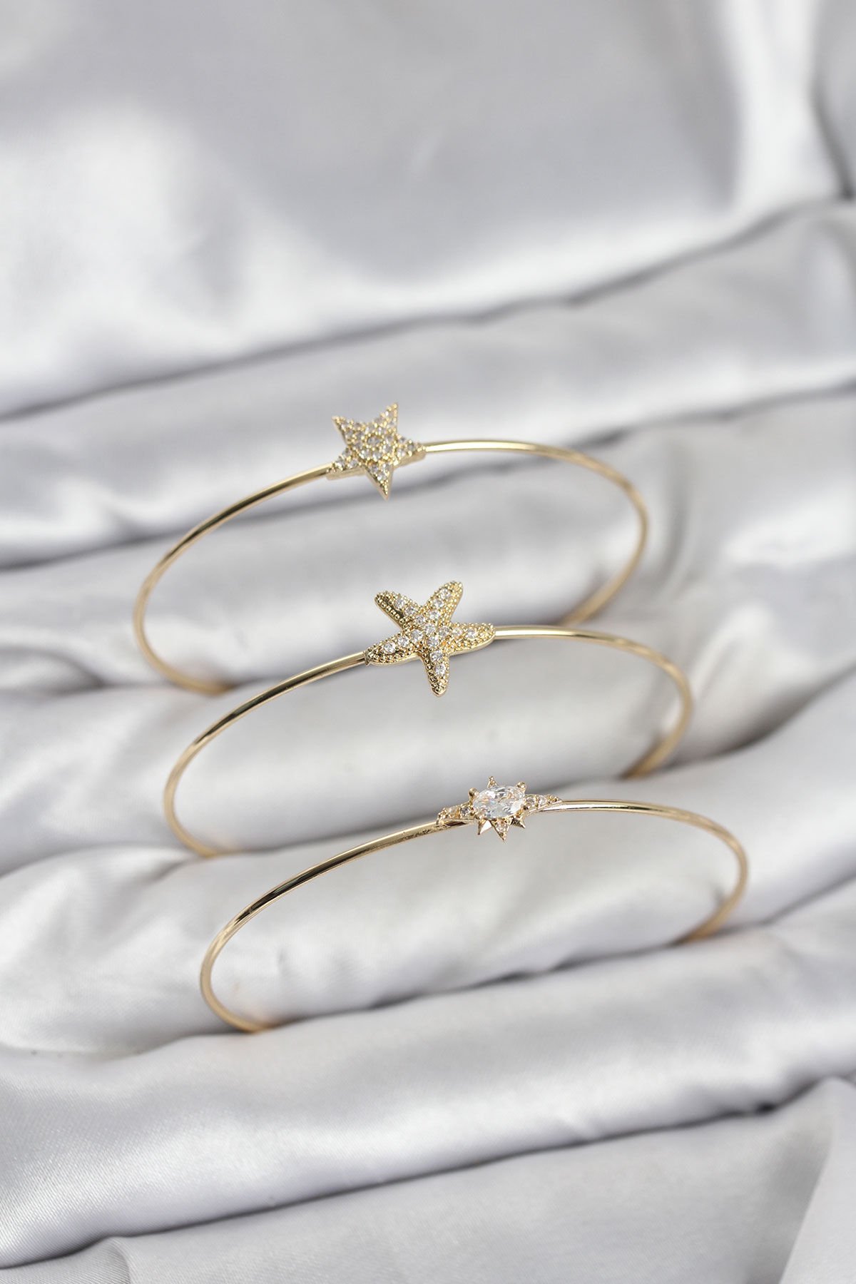 Gold Renk Zirkon Taşlı Deniz Yıldızı Model 3'lü Kadın Bileklik Kombini