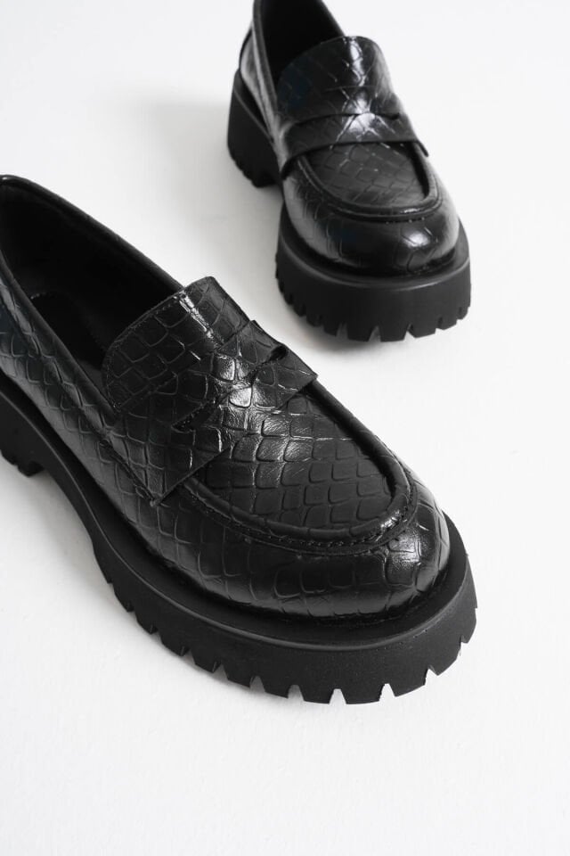 Kadın Günlük Siyah Kroko Loafer Ayakkabı TR10MS02G