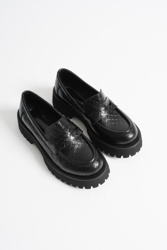 Kadın Günlük Siyah Kroko Loafer Ayakkabı TR10MS02G