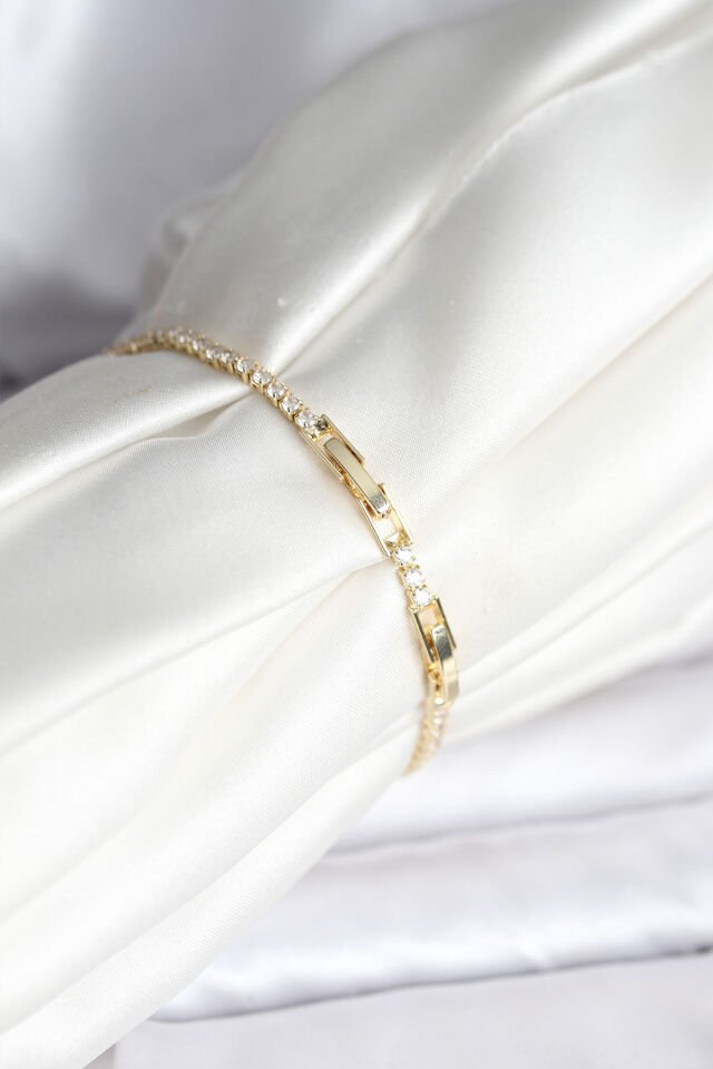 Yıldız Model Zirkon Taşlı Gold Renk Pirinç Su Yolu Kadın Bileklik