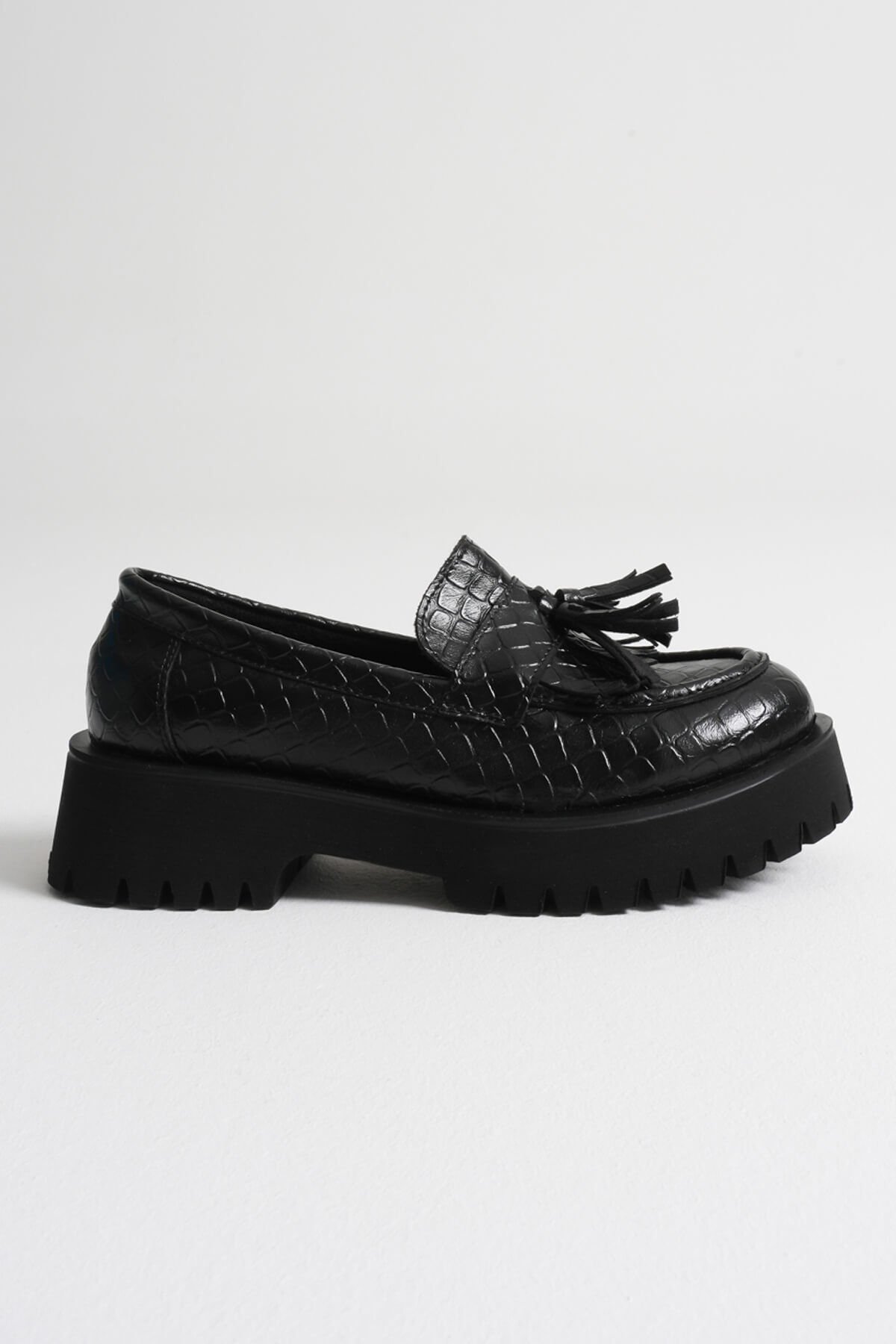 Kadın Günlük Siyah Kroko Baskılı Loafer Ayakkabı TR10MS03G